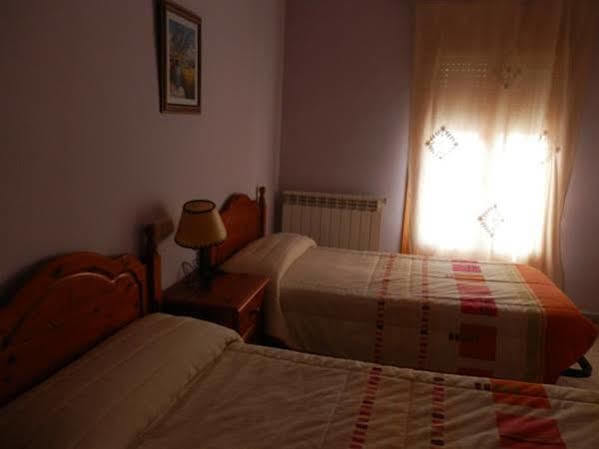 Hostal El Portalico Linares de Mora エクステリア 写真