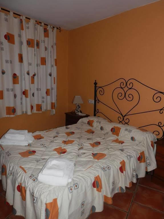 Hostal El Portalico Linares de Mora エクステリア 写真